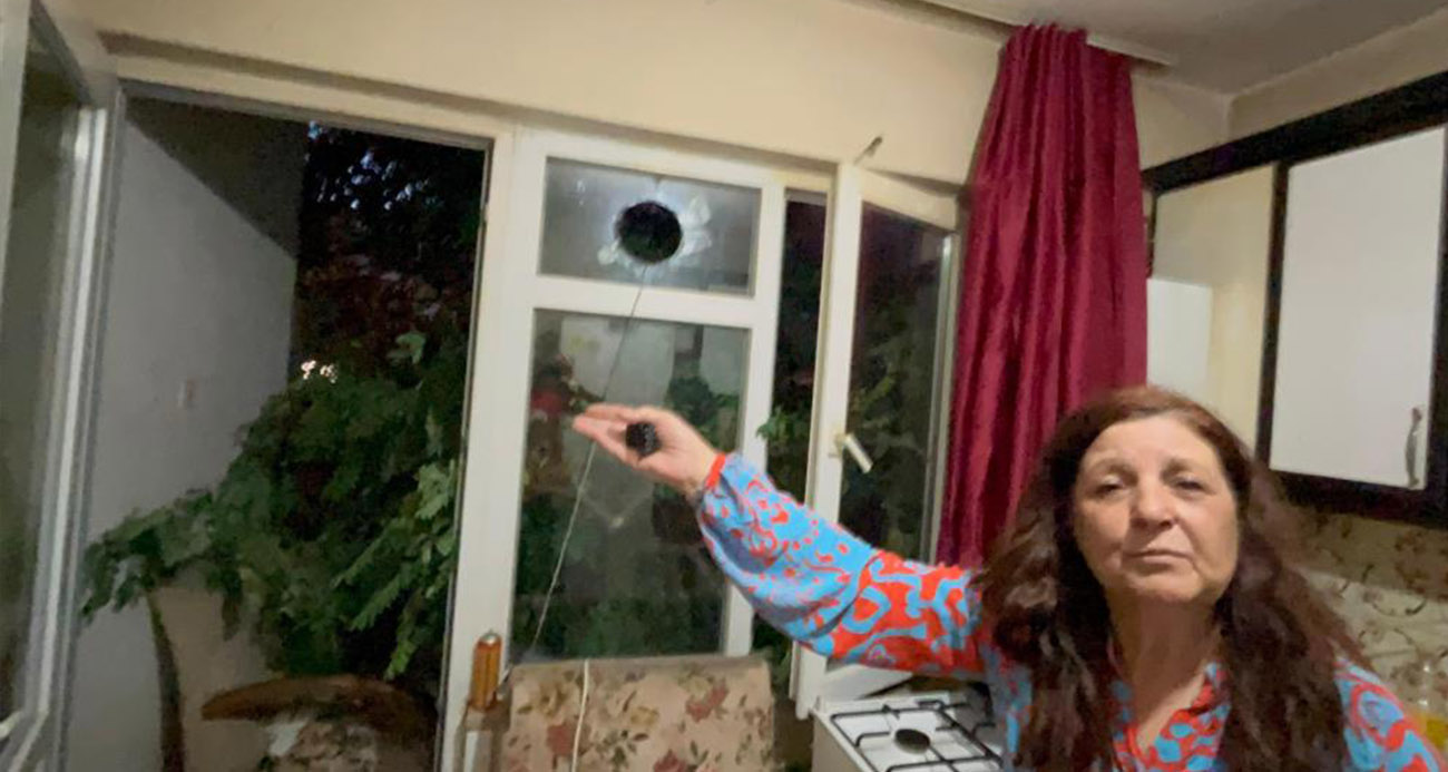 Balkonda kahve içerken üzerine ağaç devrildi