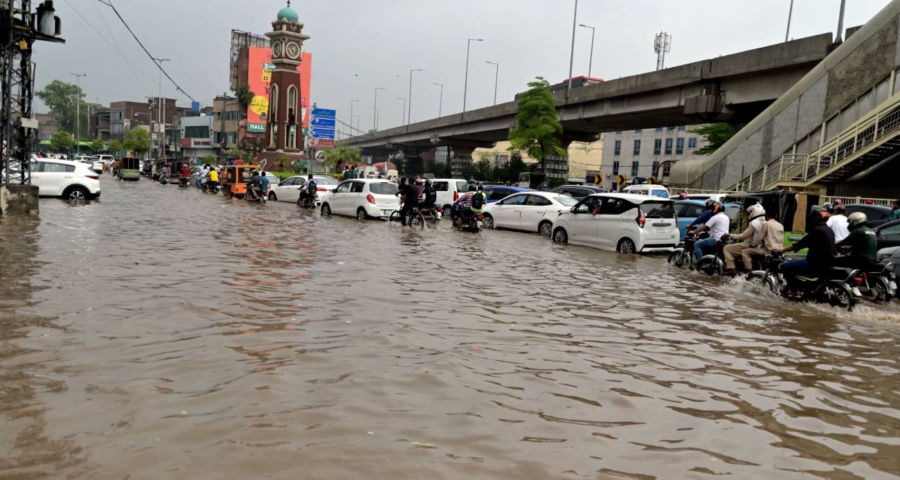 Pakistan’daki muson yağmurlarında can kaybı 98’e yükseldi