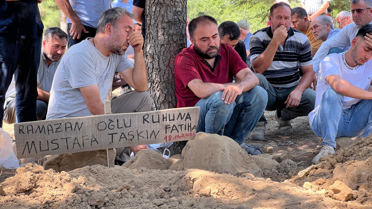 Okulda arkadaşı tarafından boğazının sıkılması sonucu hastanelik olan 10 yaşındaki çocuk hayat mücadelesini kaybetti