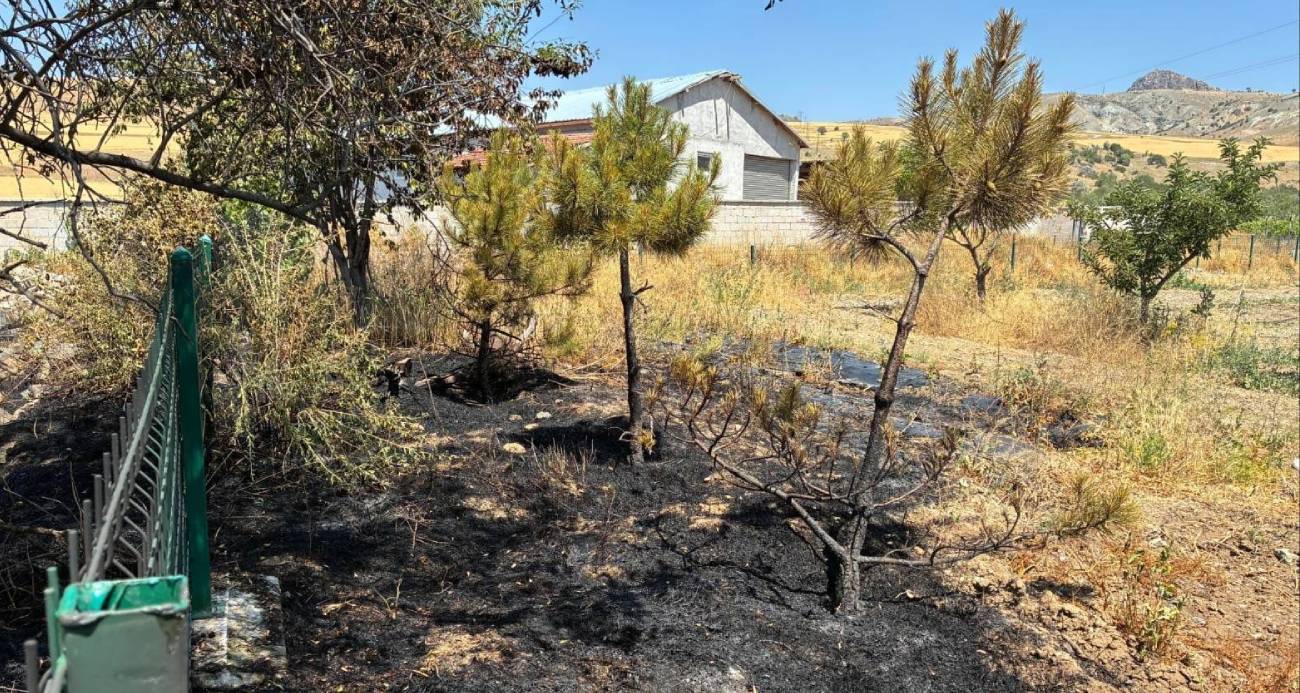 Kopan ÇEDAŞ kablosu yangına neden oldu