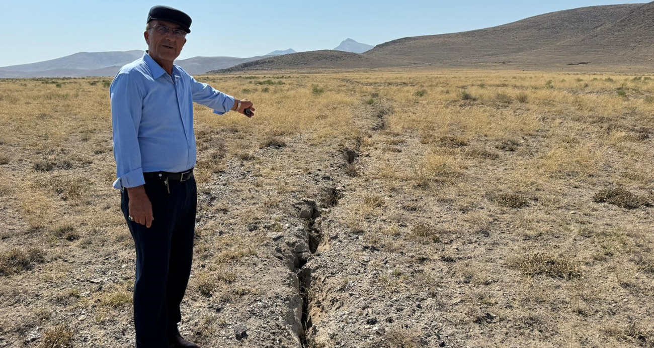 Konya’da yüzey yarıkları tedirgin ediyor - ÇEVRE