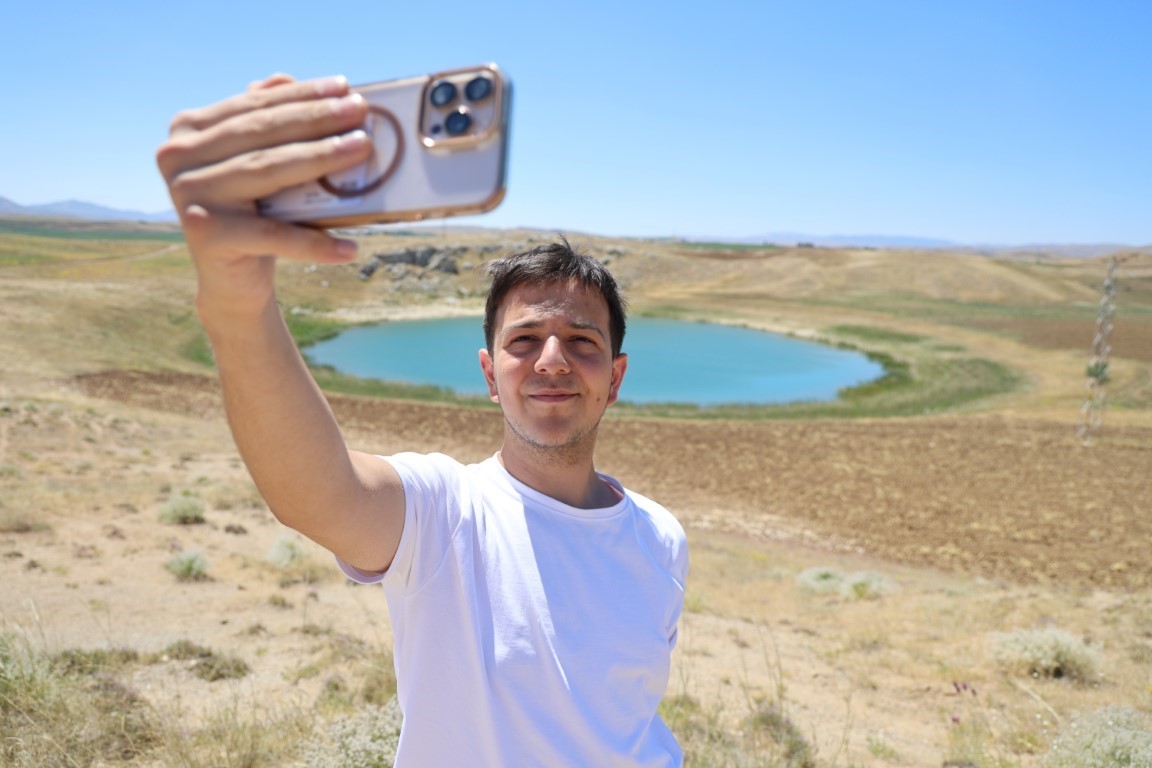 Doğanın gözlerinde kene sessizliği