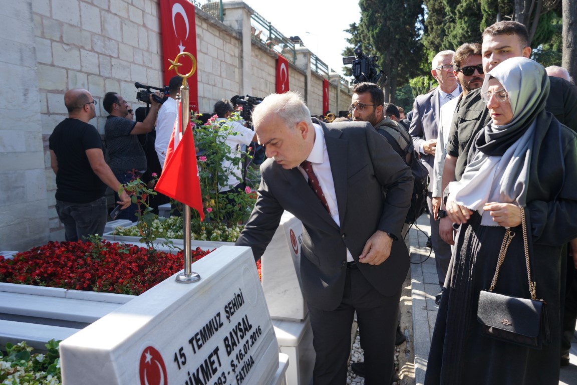 15 Temmuz Şehitleri Edirnekapı Şehitliği’nde dualarla anıldı