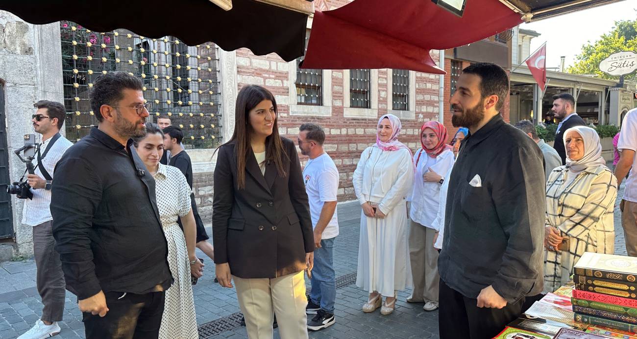 Milletvekili Ayaydın, Eyüpsultan’da aşure dağıttı: "Paylaştıkça birliğimiz güçleniyor"