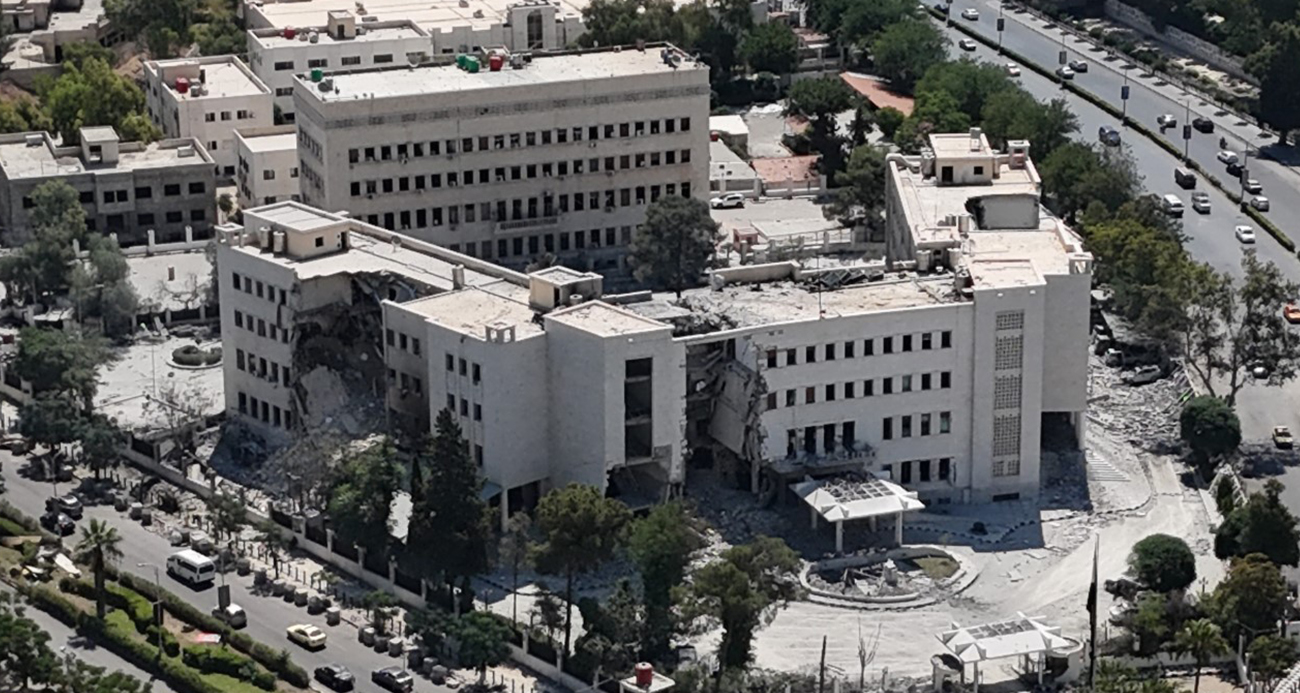 İsrail’in vurduğu Suriye Genelkurmay Başkanlığındaki hasar görüntülendi