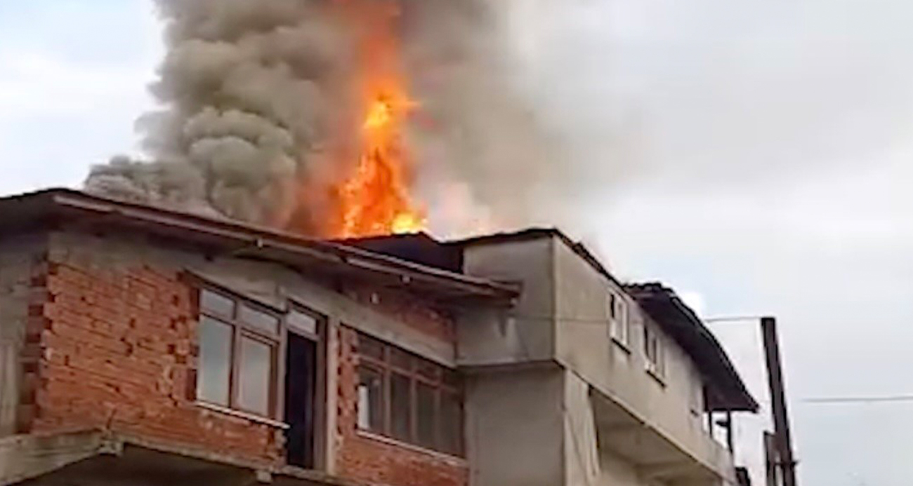 Kastamonu’da yıldırım düşen evde yangın çıktı