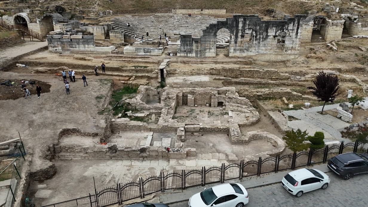 Kazmayı vurdukça tarih çıkıyor