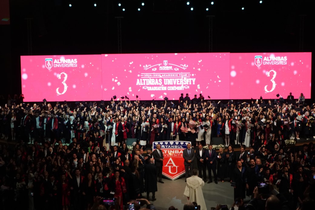 Altınbaş Üniversitesi 2024-2025 Akademik Yılı Mezuniyet Töreni düzenlendi