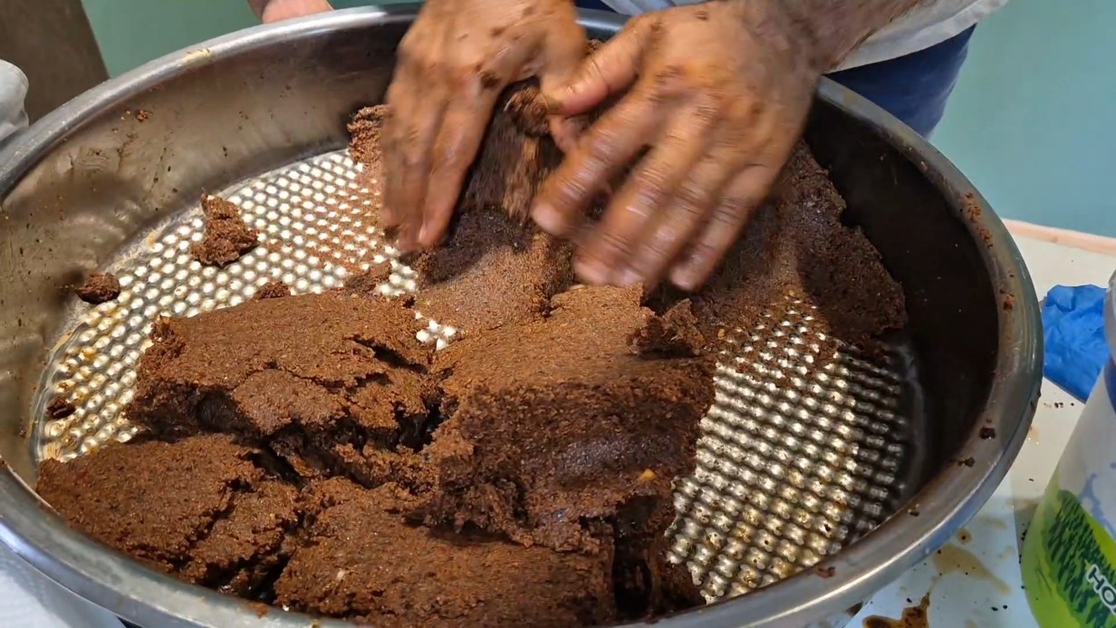 Yarım ton çiğköfte yoğurup, memleket havası yaşıyorlar
