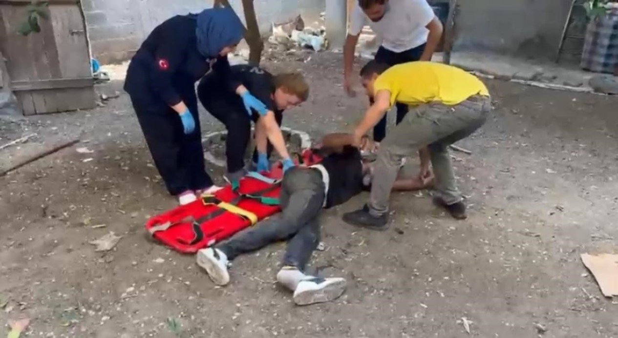 Polisi gören torbacı damdan atlayıp ayağını kırdı