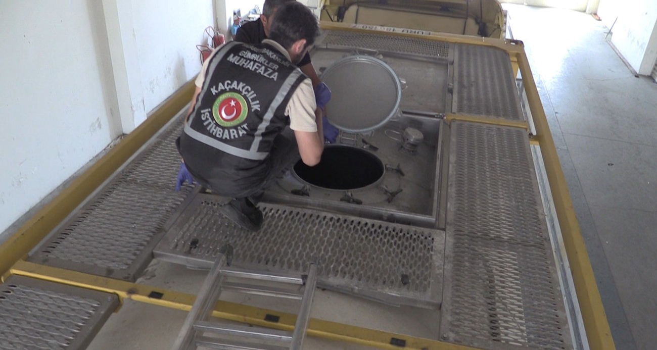 Kapıkule’de boş tankerden 10 bine yakın kaçak elektronik sigara çıktı