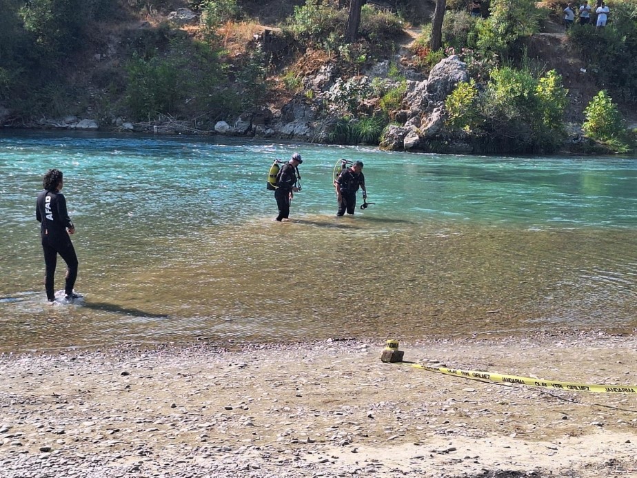 Irmağa düşen topu almak isterken akıntıya kapılan lise öğrencisinden acı haber