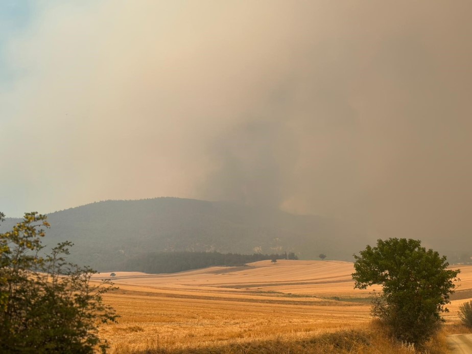 Alevler Bilecik’e yaklaştı: Belediyeden su tankı bulunan traktör sahiplerine anons