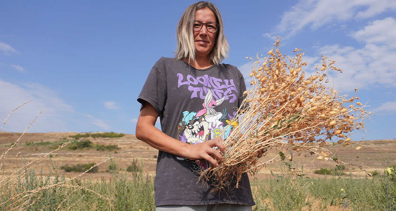 Masa başı işi bırakıp köyüne döndü: Şimdi başarılı bir kadın çiftçi