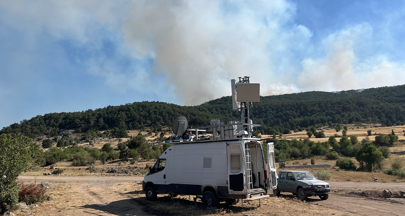 Yangın bölgesinde mobil baz istasyonu kuruldu