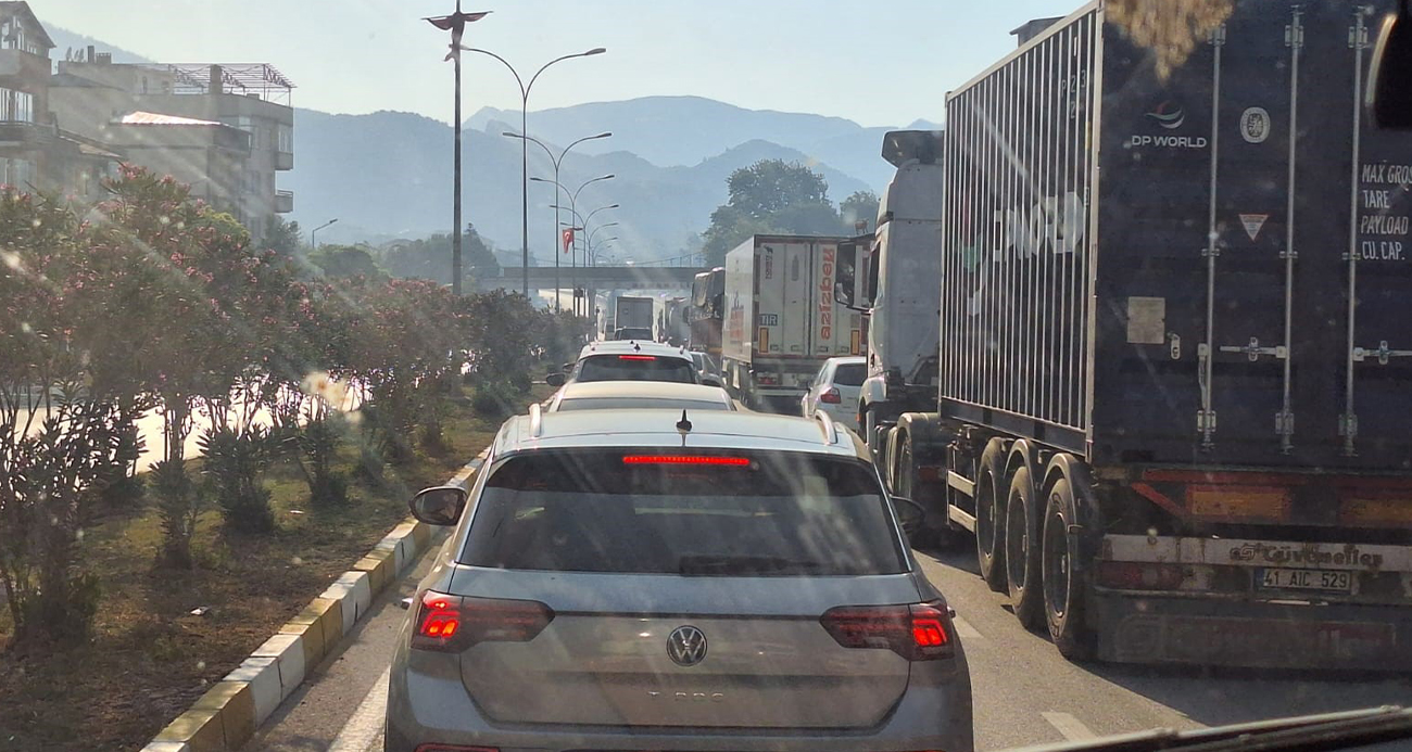 Bilecik’te yangın nedeniyle çevreyolu yeniden trafiğe kapatıldı