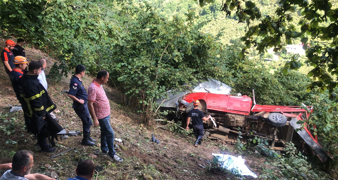 Giresun’da fındık işçilerini taşıyan araç şarampole yuvarlandı: 1 ölü, 9 yaralı