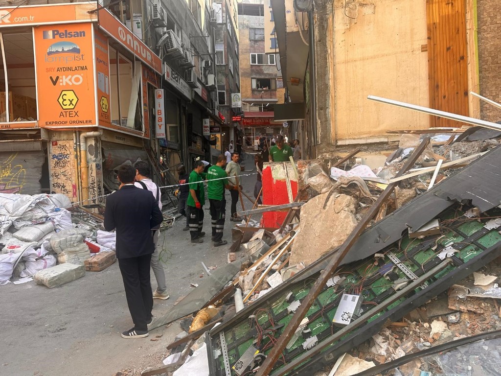 Beyoğlu’ndaki patlamanın yeni görüntüleri ortaya çıktı, patlamada facianın eşiğinden dönüldü