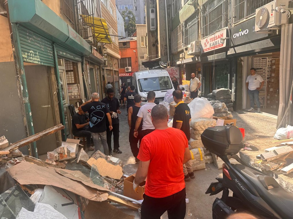 Beyoğlu’ndaki patlamanın yeni görüntüleri ortaya çıktı, patlamada facianın eşiğinden dönüldü