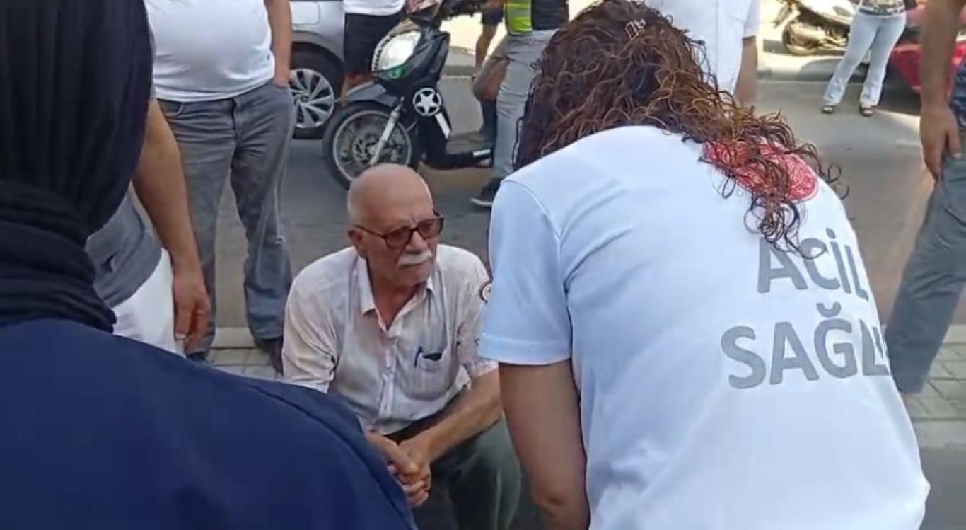 Maltepe’de yangın: Mahsur kalan yaşlı adam kurtarıldı