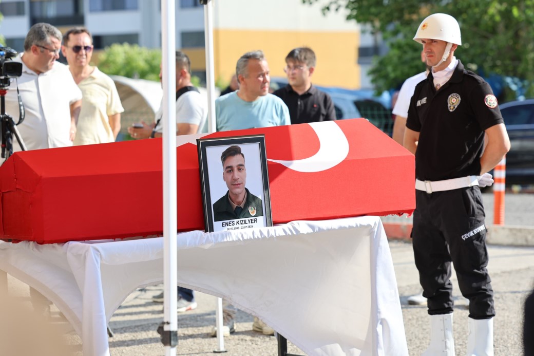 Yangında şehit olan orman muhafaza memuru son yolculuğuna uğurlandı