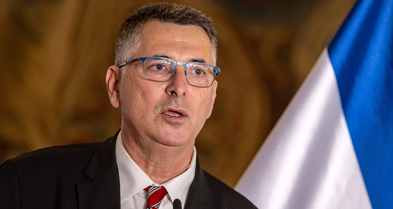 İsrail Dışişleri Bakanı Saar: "Macron, umarım Paris sokaklarında güvenliği sağlayabilir"