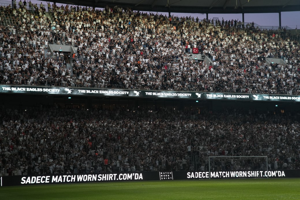 Beşiktaş ilk resmi maçında mağlup