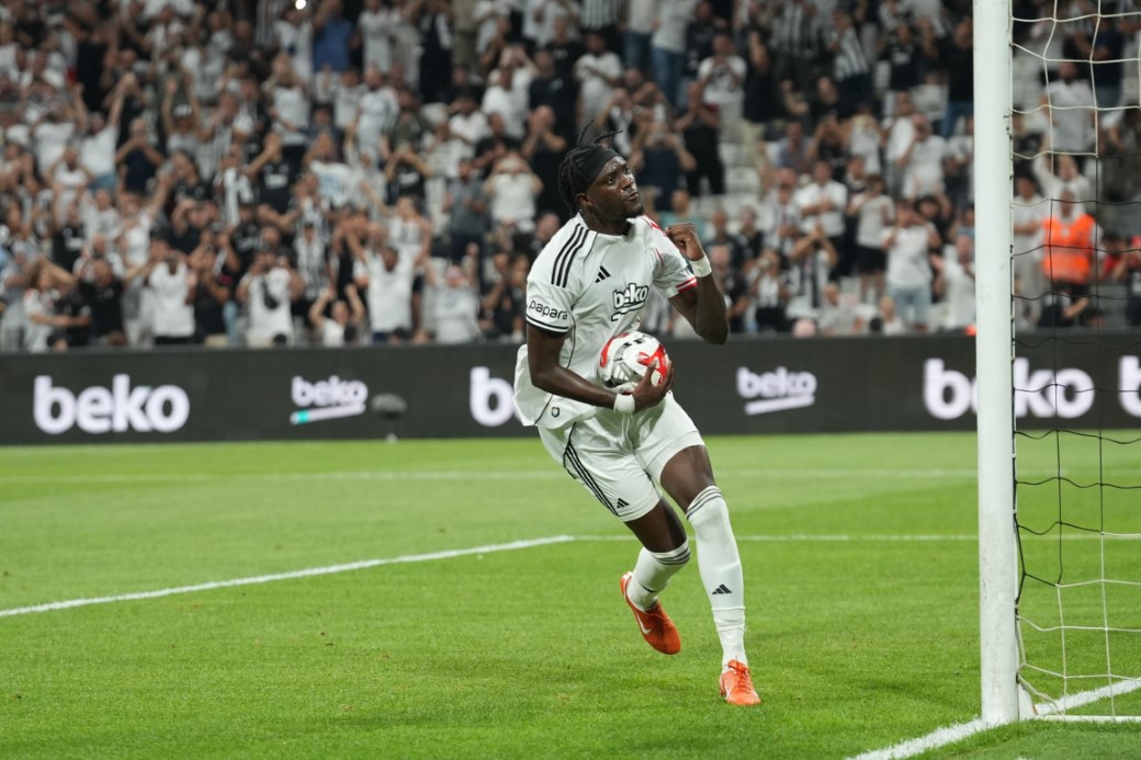 Beşiktaş ilk resmi maçında mağlup