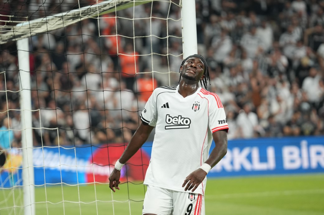 Beşiktaş ilk resmi maçında mağlup