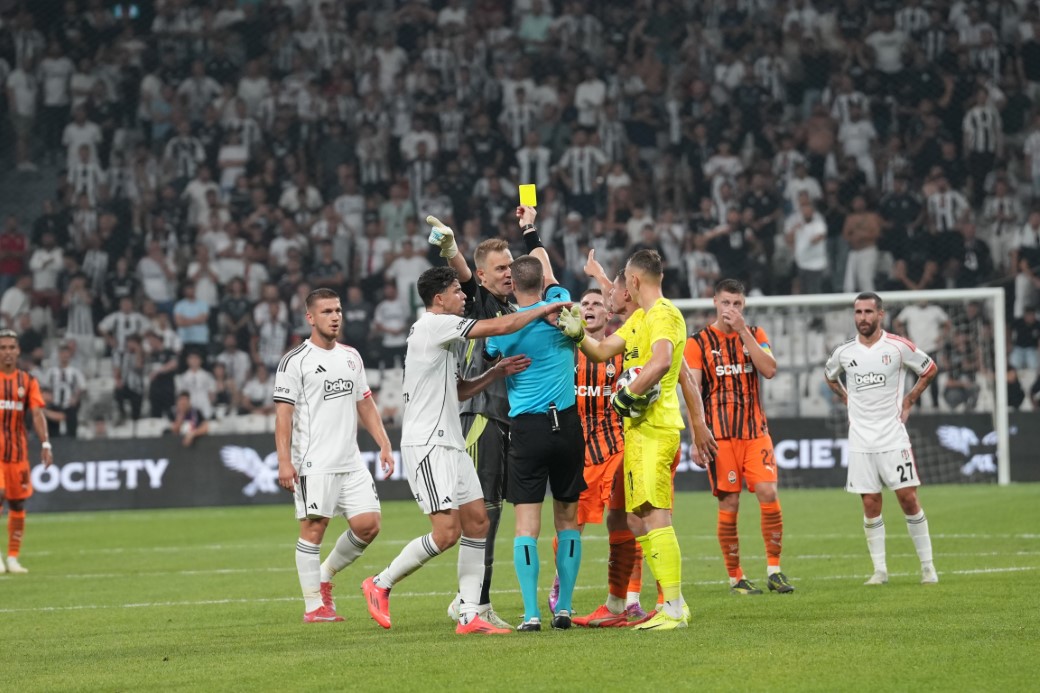 Beşiktaş ilk resmi maçında mağlup