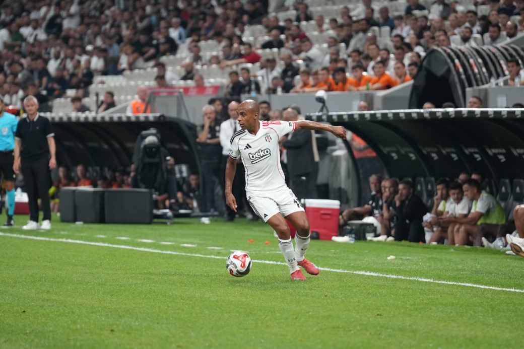 Beşiktaş ilk resmi maçında mağlup
