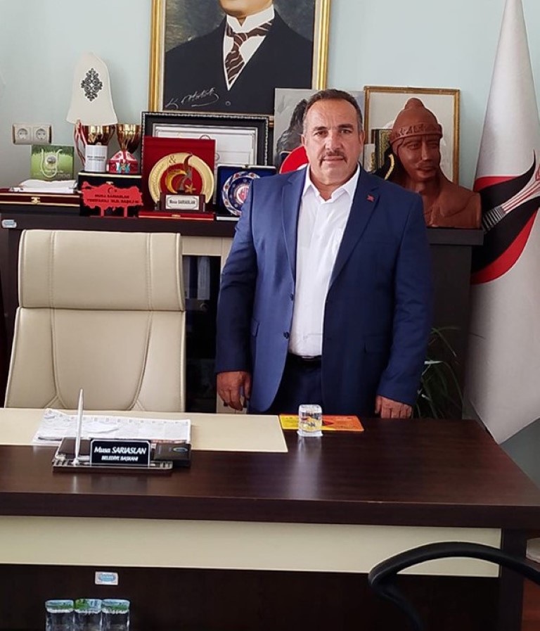 Yenifakılı Belediye Başkanı Sarıaslan trafik kazasında hayatını kaybetti