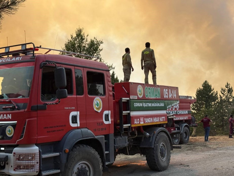 Karabük’te 54. saatine giren orman yangını sürüyor: Davutlar köyü boşaltıldı