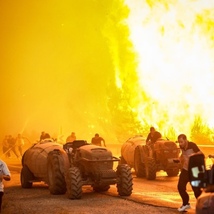 Bursa’da orman yangını 3 köyü tehdit etti, yangının havadan görüntüsü yürekleri dağladı