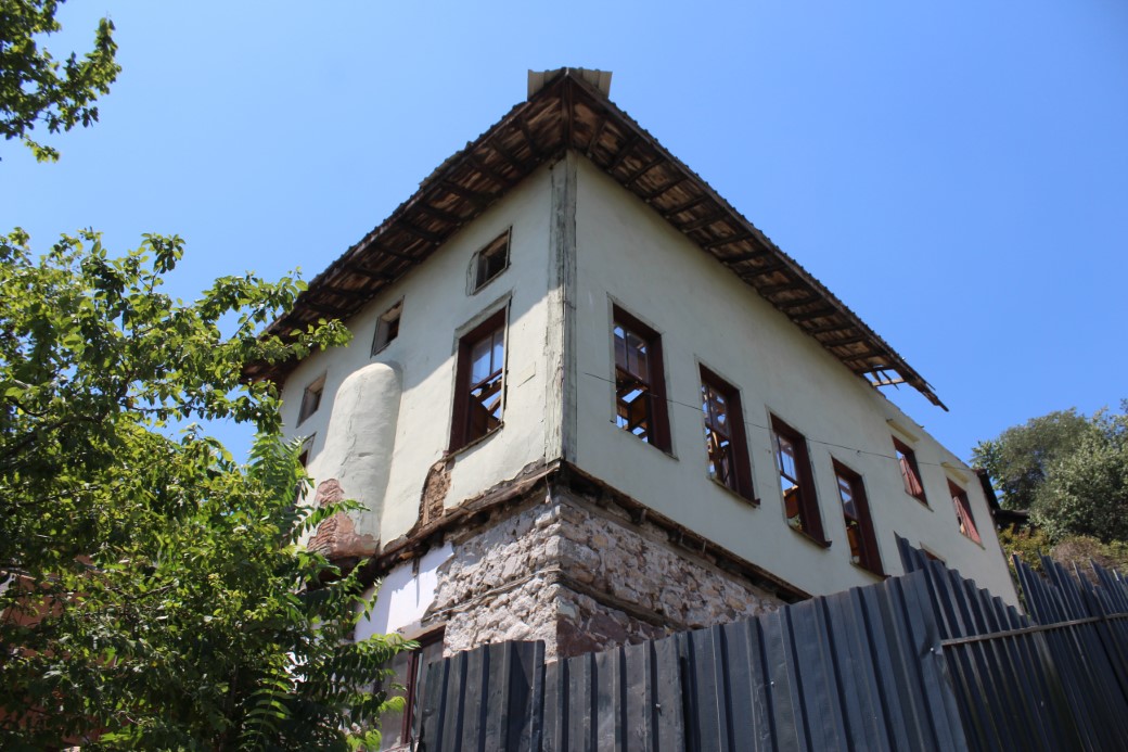 İbadete kapatılan 168 yıllık camide restorasyon çalışmaları başladı