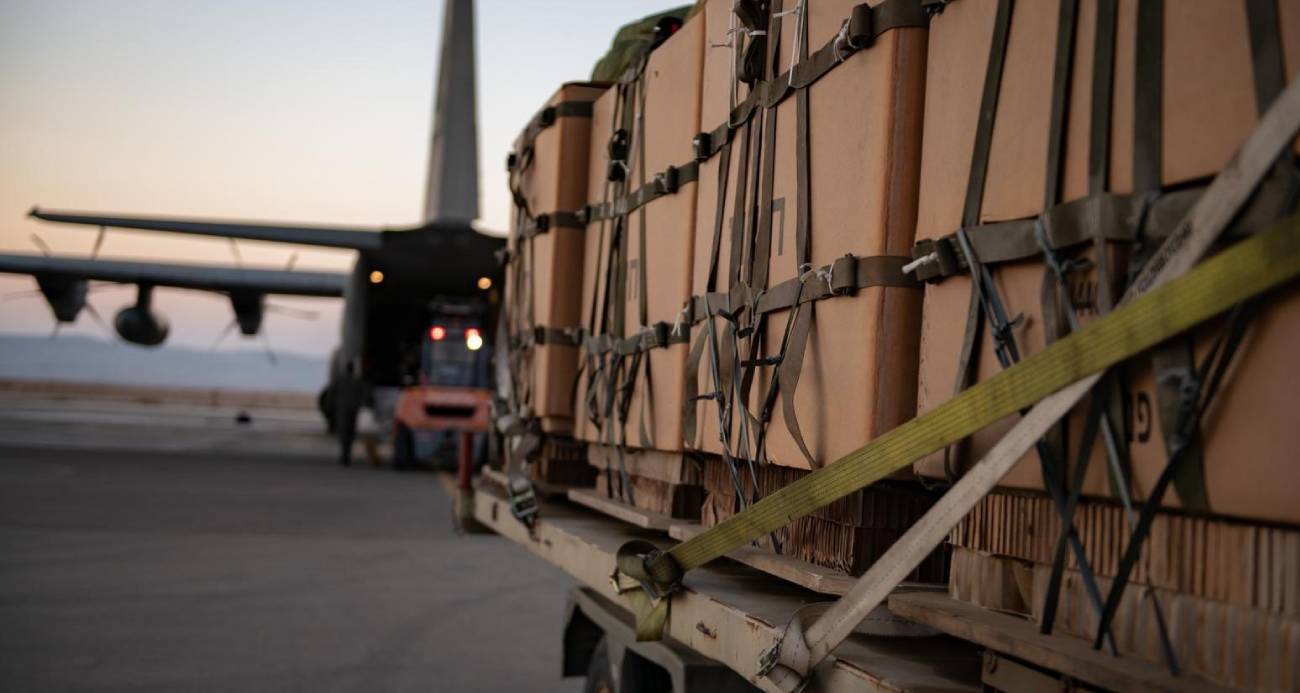 İsrail ordusu: "Gazze'ye hava yoluyla yardım atışları yeniden başlayacak"