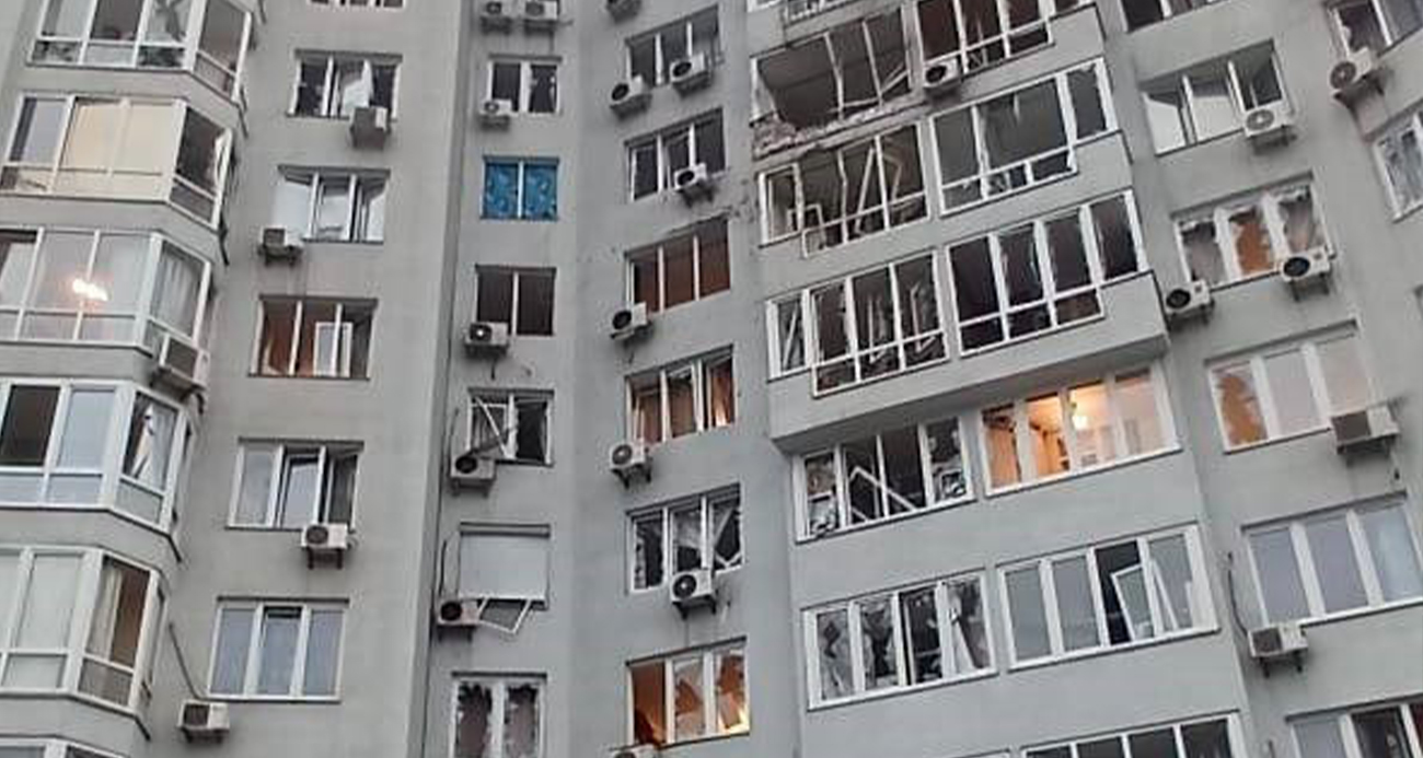 Rusya, Ukrayna'ya ait hava üssünü hipersonik füzelerle vurdu