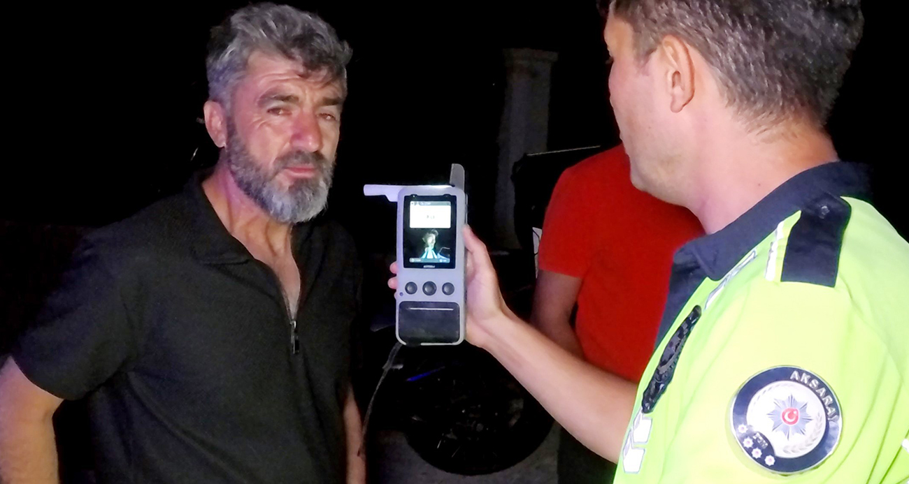 Alkollü sürücü ile vatandaşın "Sen neden çekiyorsun?" polemiği kamerada