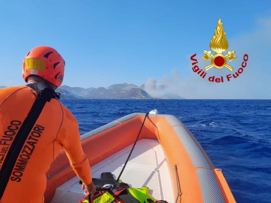 İtalya'da orman yangını: 102 kişi deniz yoluyla tahliye edildi