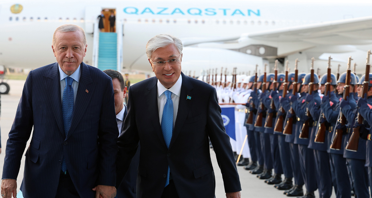 Cumhurbaşkanı Erdoğan, Kazakistan Cumhurbaşkanı Tokayev’i resmi törenle karşıladı