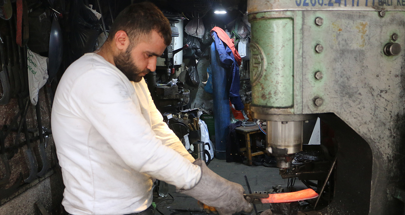 Diyarbakır’da 200 derecede ekmek mücadelesi