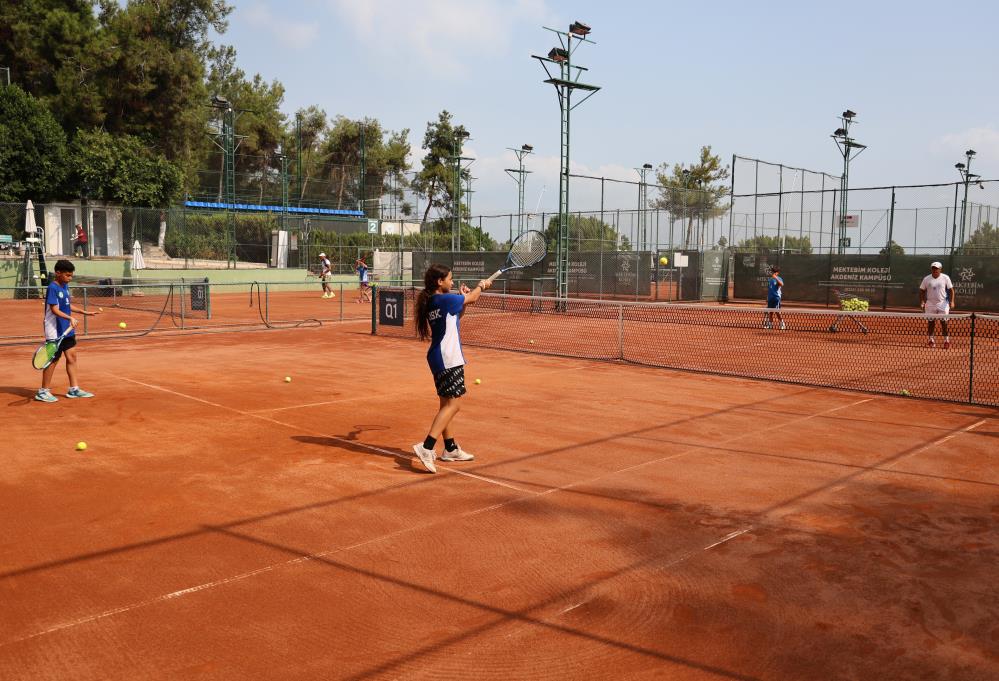 Ürdünlü tenisçiler kamp için Adana’da