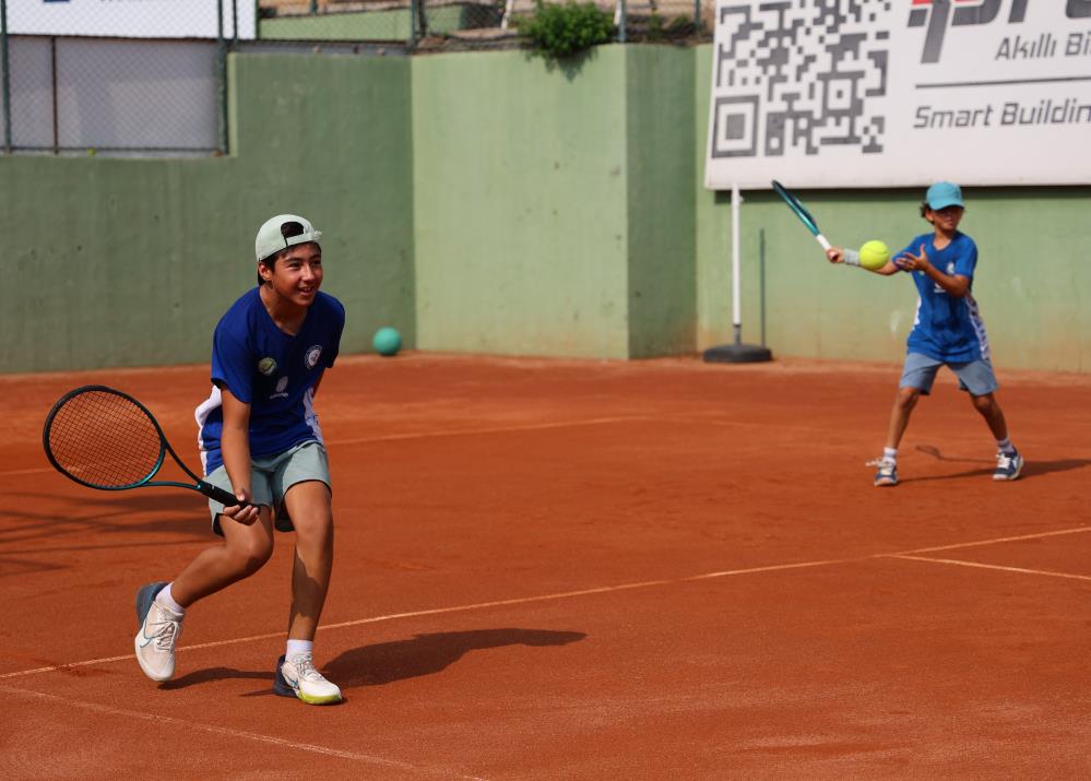 Ürdünlü tenisçiler kamp için Adana’da
