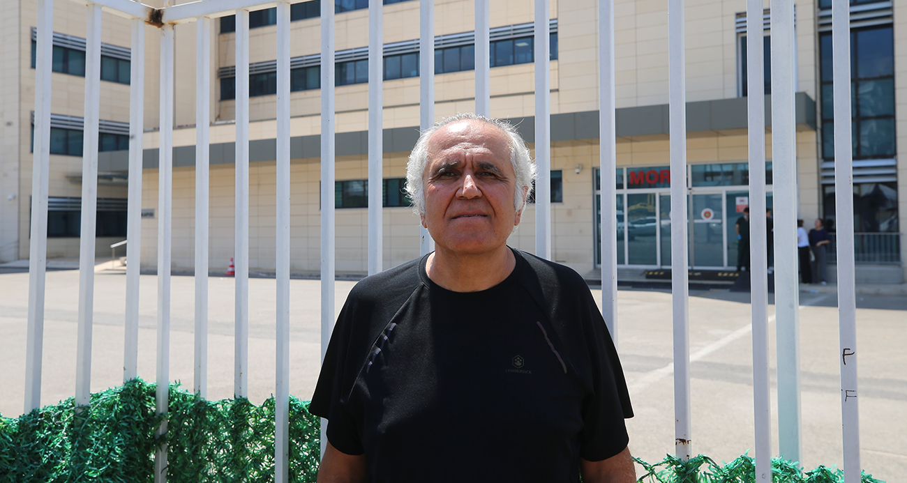 Baba ile oğlunun hayatını kaybettiği aynı kaldırımda yürürken aracın çarptığı genç hayatını kaybetti