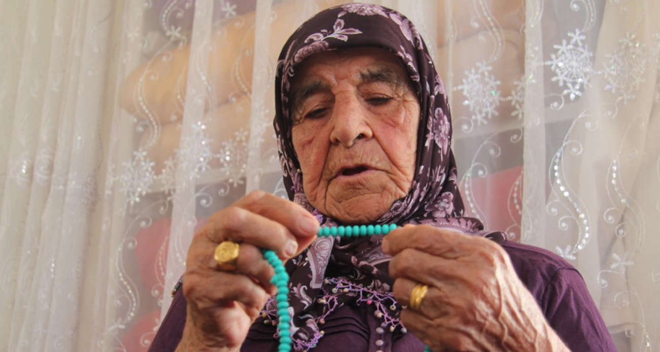 101 yaşındaki Ayşe nine yıllara meydan okuyor