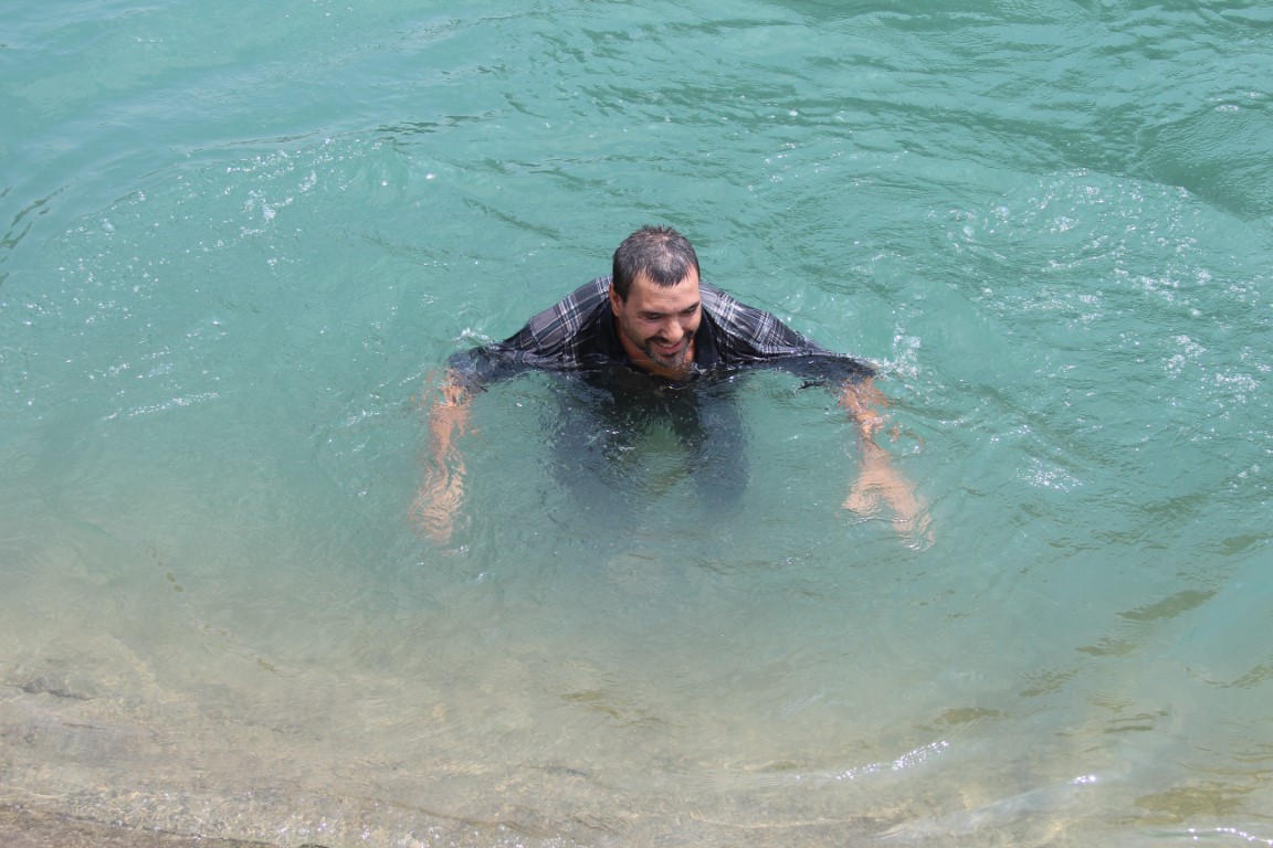 Adana yanıyor, sulama kanalları doluyor