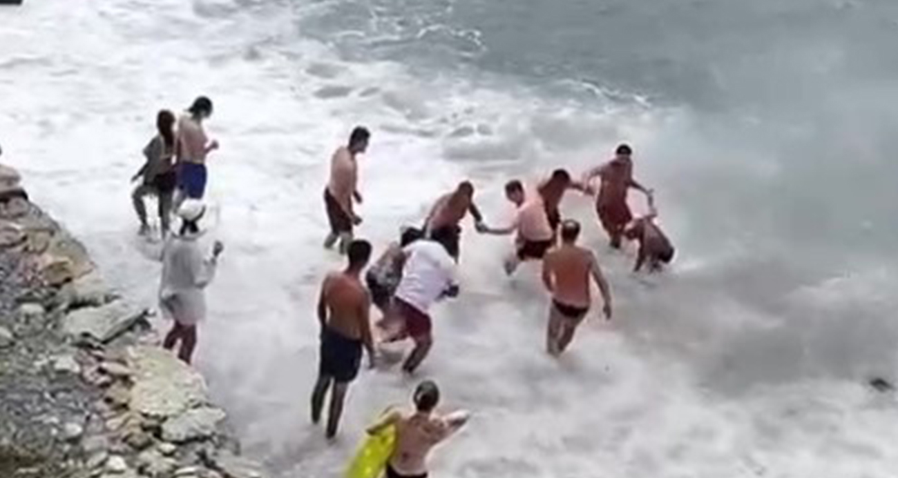 Denizde can pazarı!