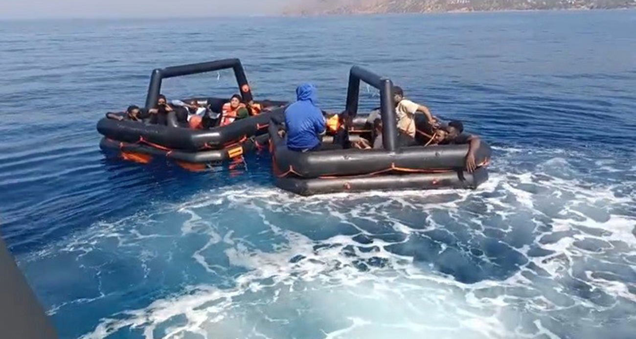 Yunan unsurları 19 kaçak göçmeni ölüme terk etti