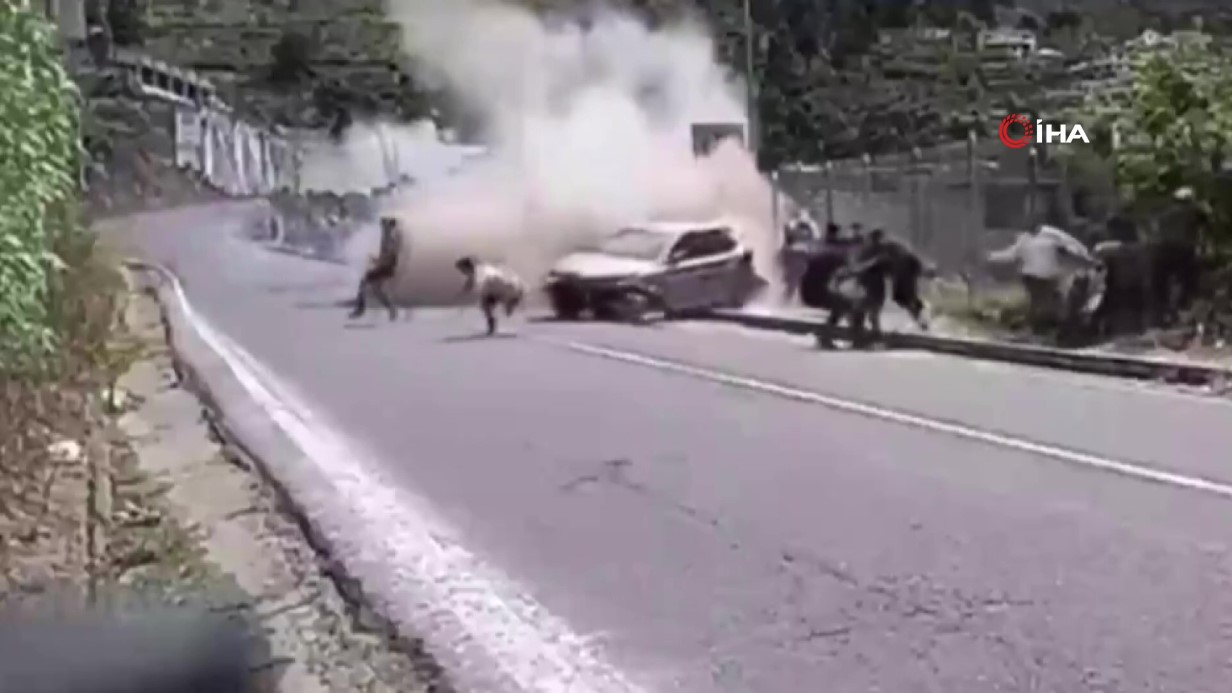 Ekvador'da ralli aracı kalabalığın arasında daldı: 2 ölü, 18 yaralı