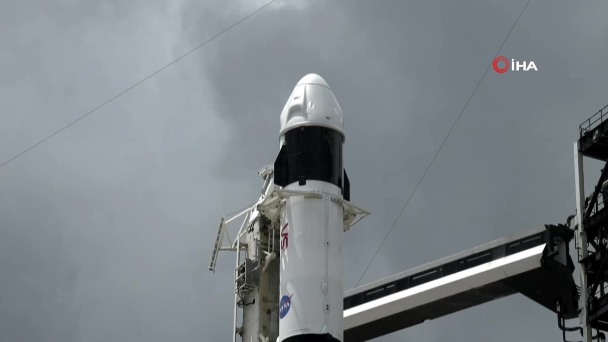 SpaceX’in 11’inci insanlı uzay uçuş görevi ertelendi